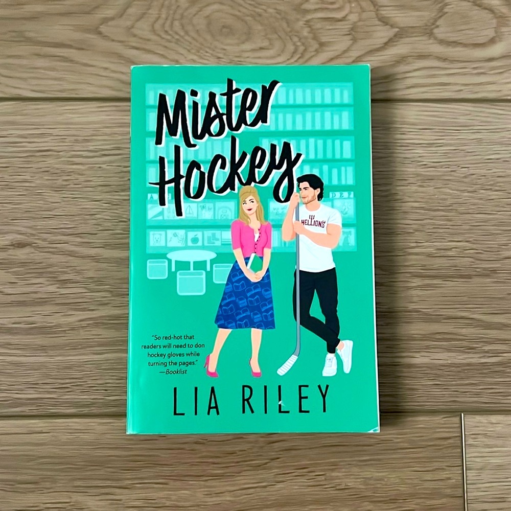 Mister Hockey by Lia Riley
